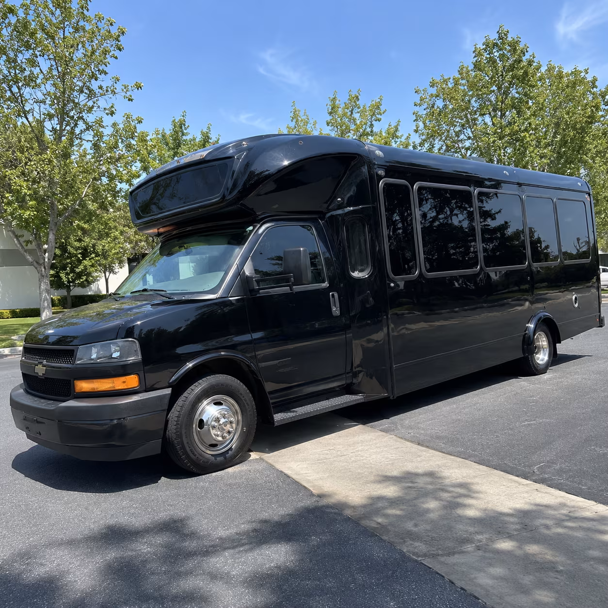 cape coral 15 passenger party bus