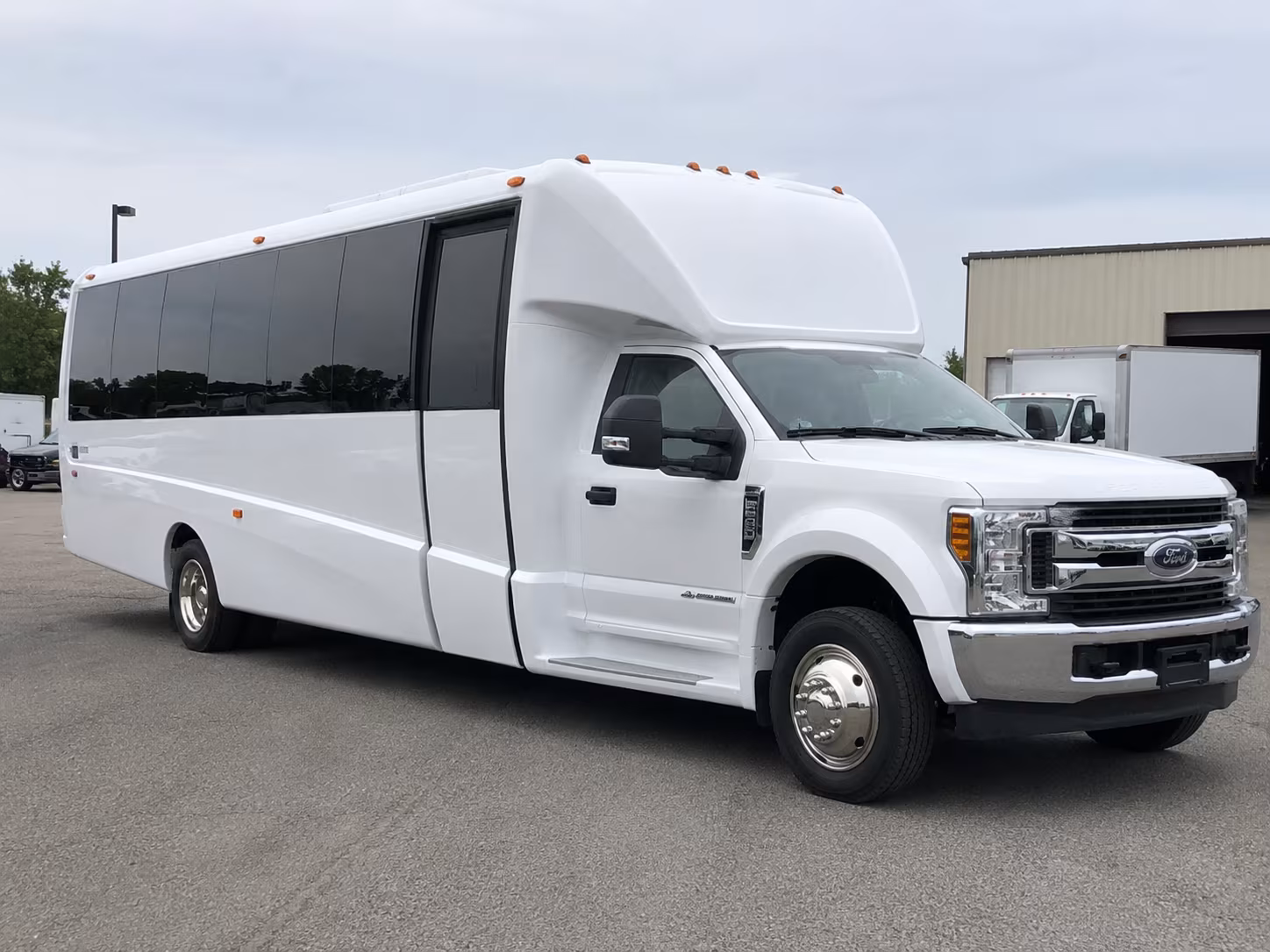 smooth festival and concert bus rentals serving cape coral and lee county